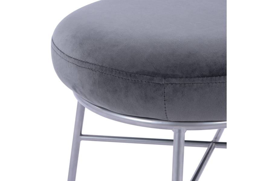 ΣΚΑΜΠΟ ΥΠΟΠΟΔΙΟ TRUDI HM8640.01 ΑΠΟ ΓΚΡΙ ΒΕΛΟΥΔΟ ΜΕ ΑΣΗΜΙ ΒΑΣΗ 55x46x38Υ εκ.